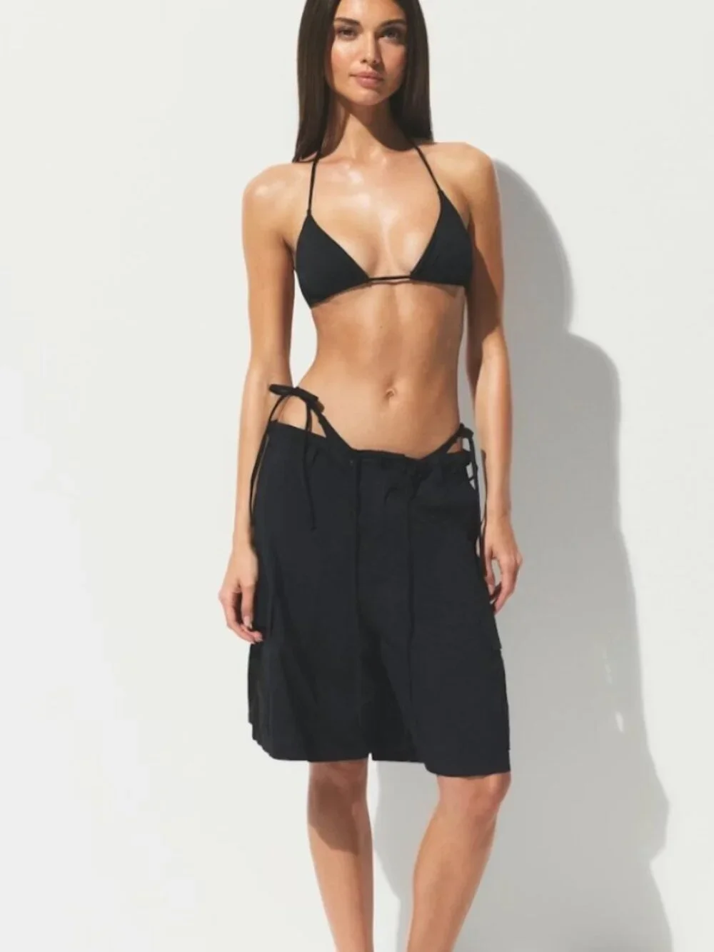 SKIMS Signature Swim Triangle Bikini Top - Picture 3 of 4